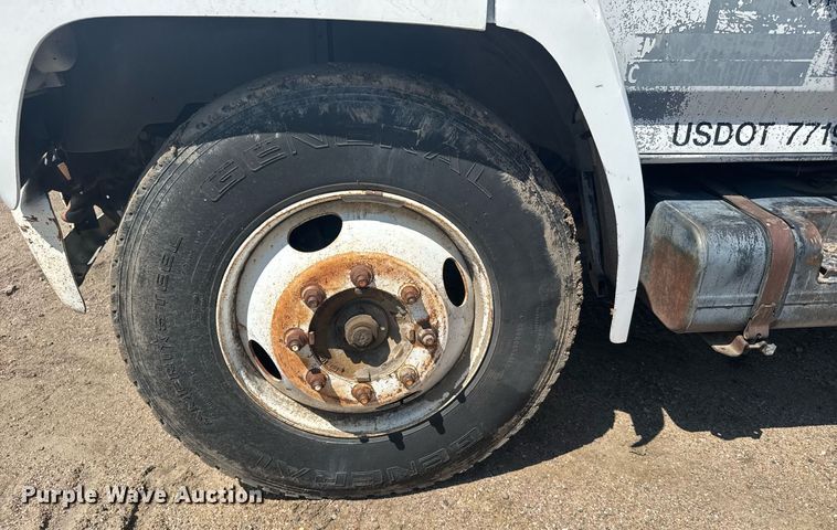 image for item EG6580 1991 Ford F700 box truck