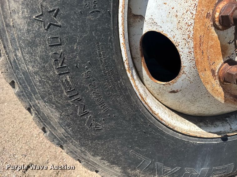 image for item EG6580 1991 Ford F700 box truck