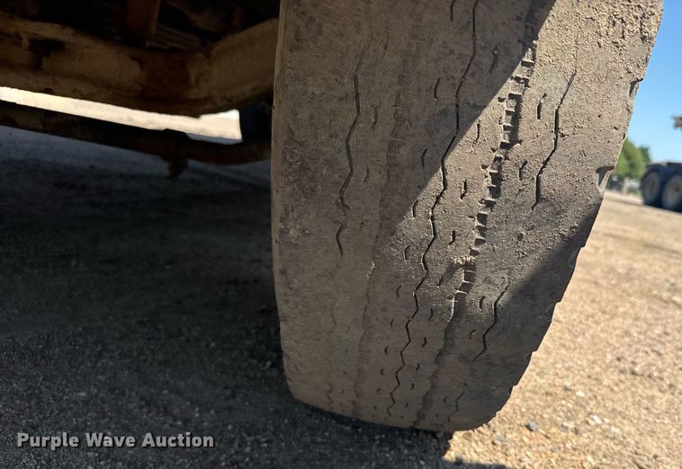 image for item EG6580 1991 Ford F700 box truck