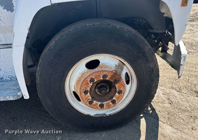 image for item EG6580 1991 Ford F700 box truck