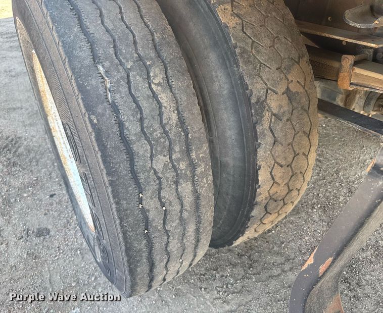 image for item EG6580 1991 Ford F700 box truck