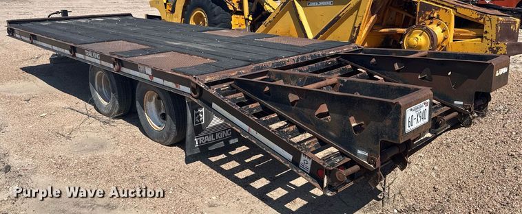 image for item EG6581 2002 Trail King equipment trailer