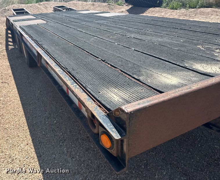 image for item EG6581 2002 Trail King equipment trailer