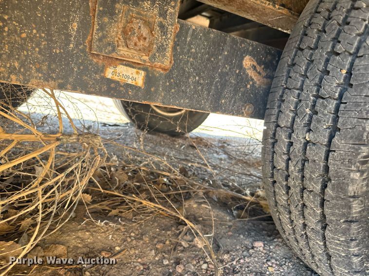 image for item EG6581 2002 Trail King equipment trailer