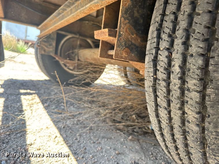 image for item EG6581 2002 Trail King equipment trailer