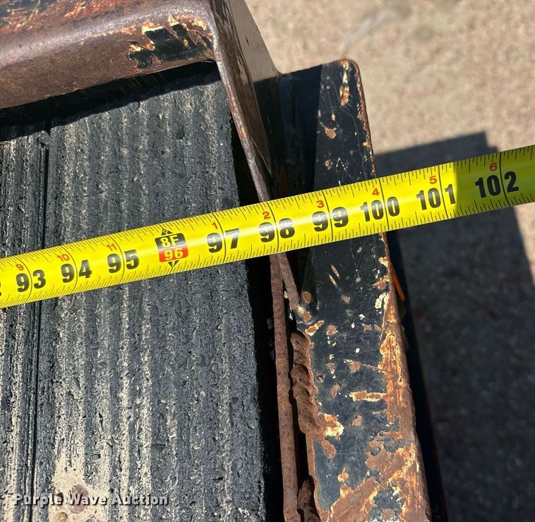 image for item EG6581 2002 Trail King equipment trailer