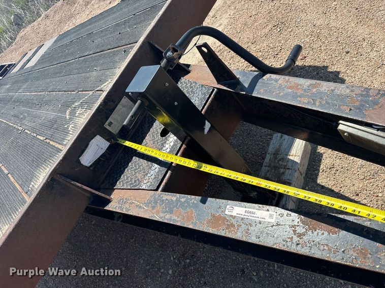 image for item EG6581 2002 Trail King equipment trailer