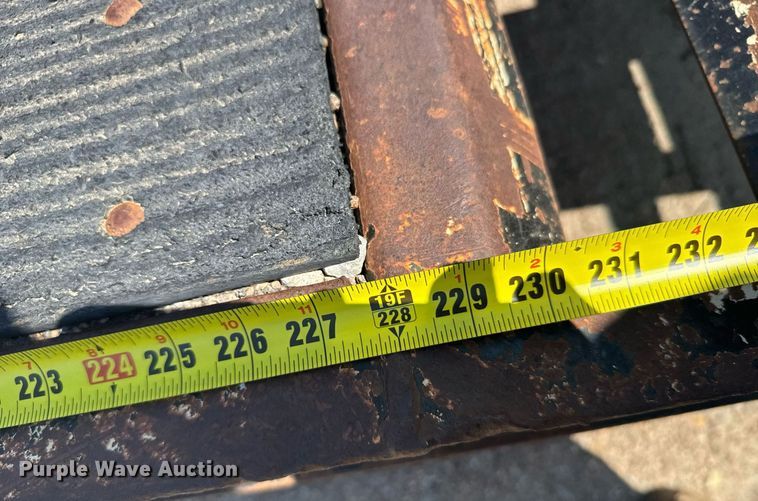 image for item EG6581 2002 Trail King equipment trailer