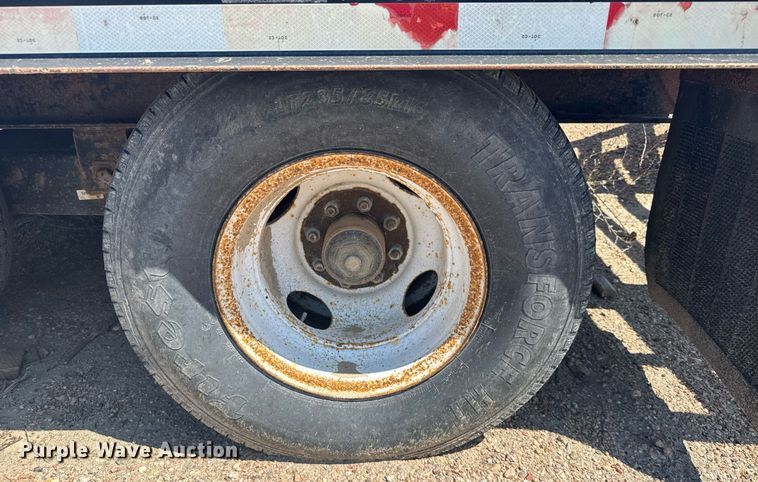 image for item EG6581 2002 Trail King equipment trailer