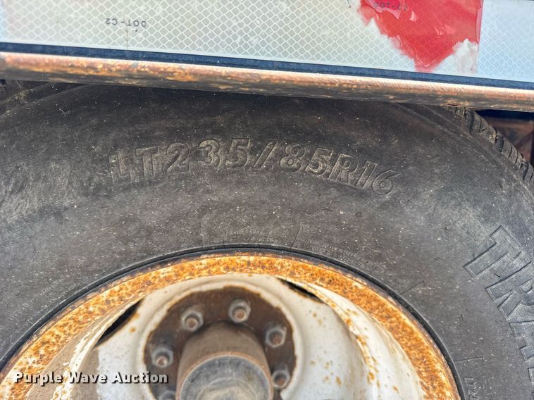 image for item EG6581 2002 Trail King equipment trailer