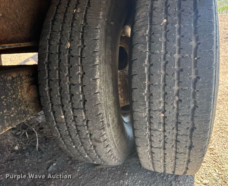 image for item EG6581 2002 Trail King equipment trailer