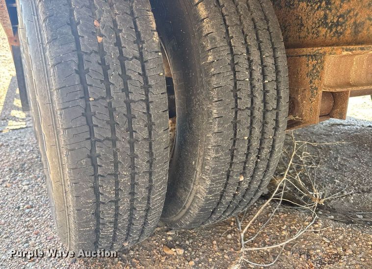 image for item EG6581 2002 Trail King equipment trailer