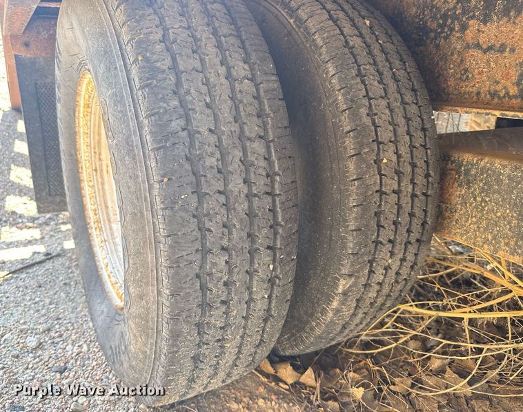 image for item EG6581 2002 Trail King equipment trailer