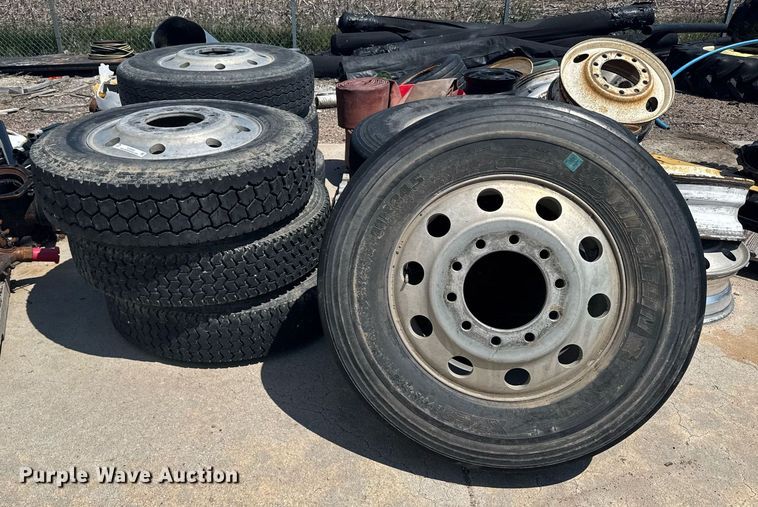image for item EG6583 (10) 11R24.5 tires and wheels