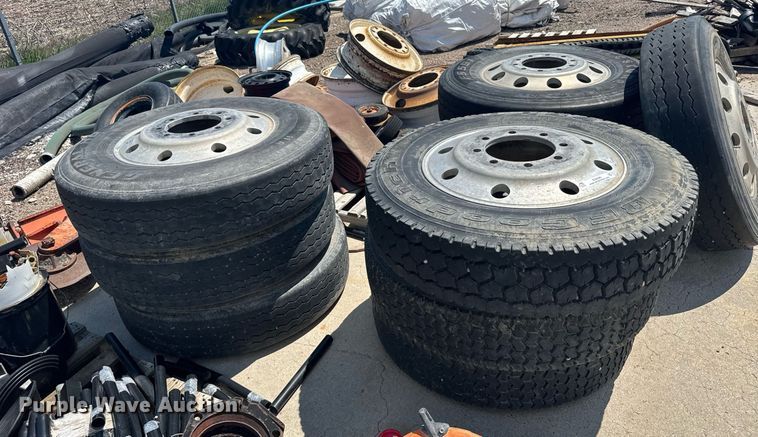 image for item EG6583 (10) 11R24.5 tires and wheels