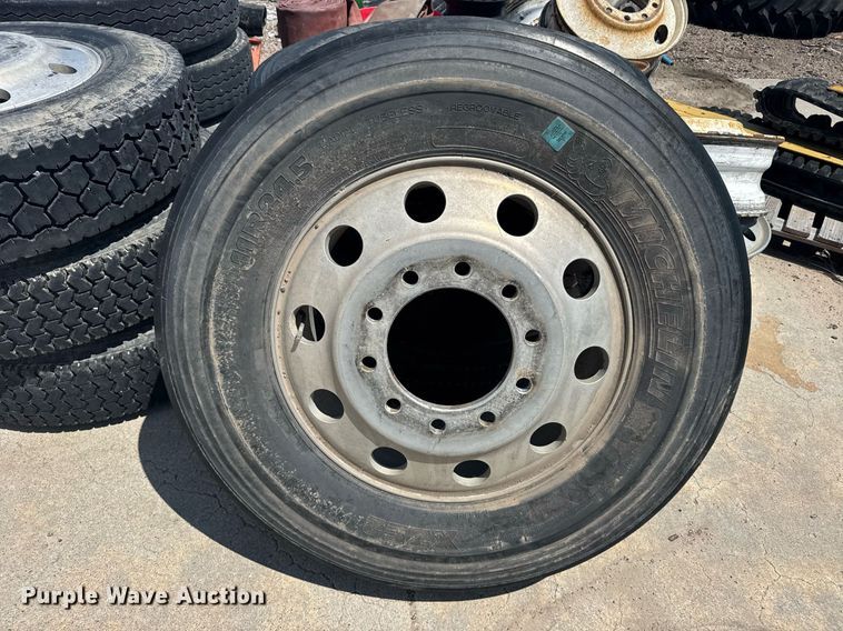 image for item EG6583 (10) 11R24.5 tires and wheels