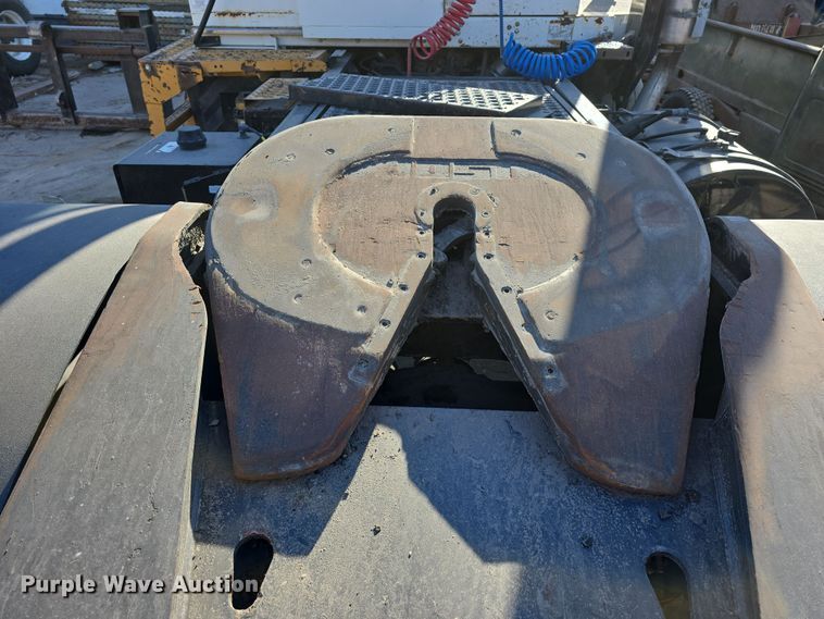 image for item EH8811 2011 Cargotec Solutions LLC 4x2 yard truck