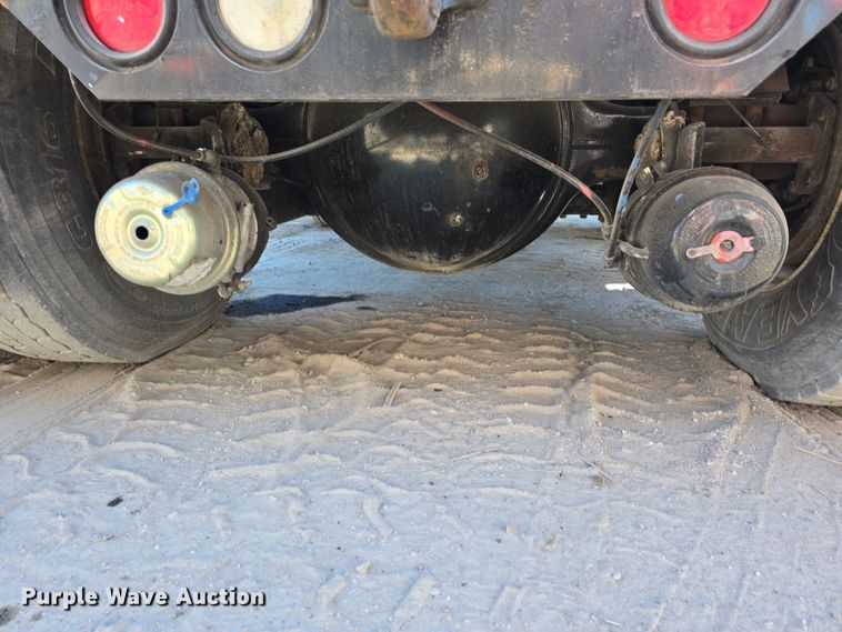 image for item EH8811 2011 Cargotec Solutions LLC 4x2 yard truck