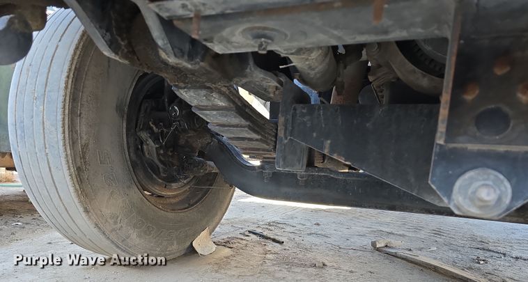 image for item EH8811 2011 Cargotec Solutions LLC 4x2 yard truck