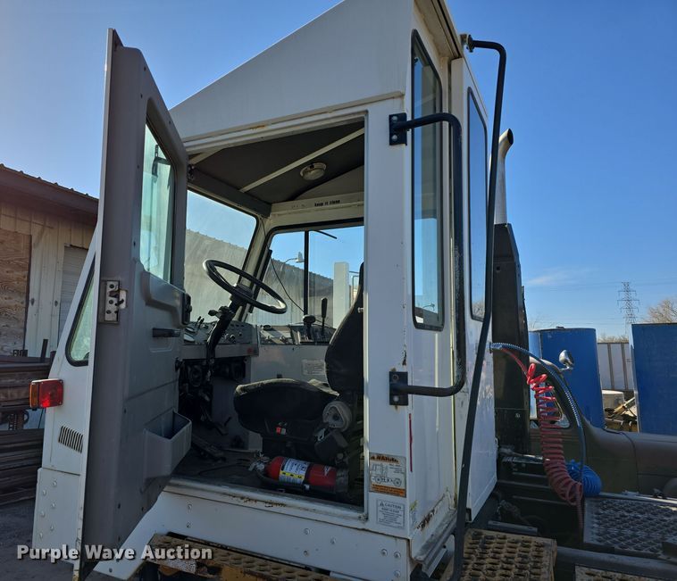 image for item EH8811 2011 Cargotec Solutions LLC 4x2 yard truck