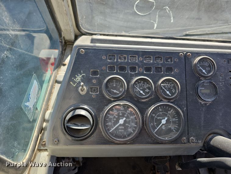 image for item EH8811 2011 Cargotec Solutions LLC 4x2 yard truck