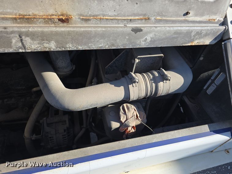 image for item EH8811 2011 Cargotec Solutions LLC 4x2 yard truck