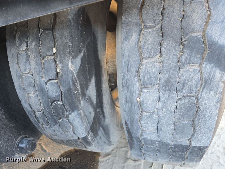 image for item EH8811 2011 Cargotec Solutions LLC 4x2 yard truck