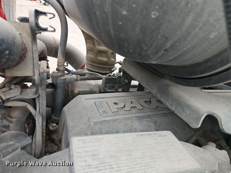 image for item EJ0008 2014 Kenworth T660 semi truck