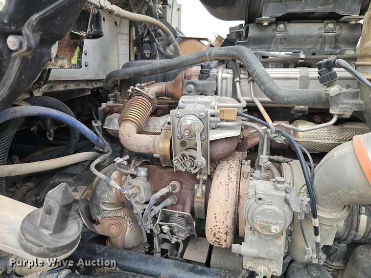 image for item EJ0008 2014 Kenworth T660 semi truck