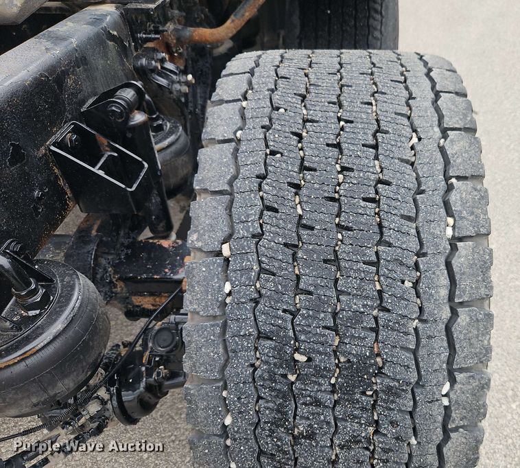 image for item EJ0008 2014 Kenworth T660 semi truck