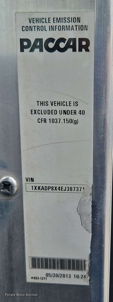 image for item EJ0008 2014 Kenworth T660 semi truck