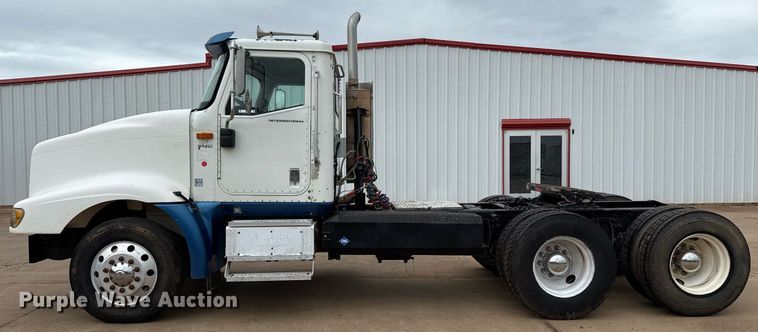 image for item EJ4627 2007 International 9400i semi truck