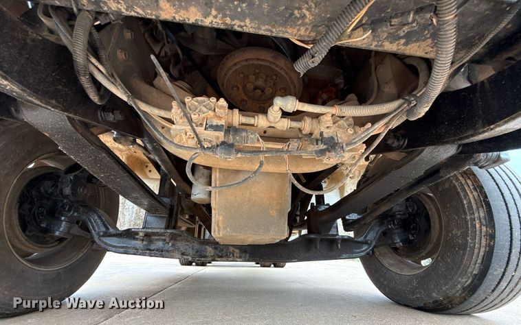 image for item EJ4627 2007 International 9400i semi truck