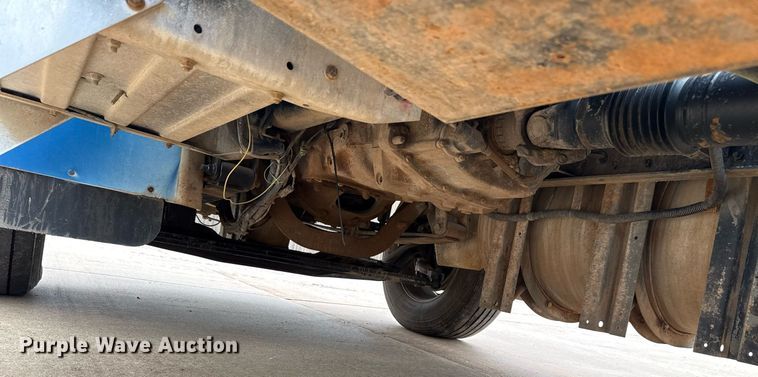 image for item EJ4627 2007 International 9400i semi truck