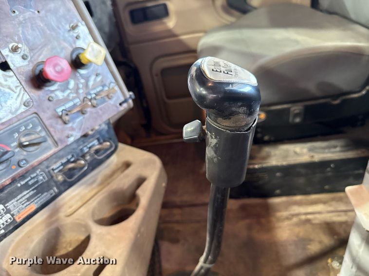 image for item EJ4627 2007 International 9400i semi truck