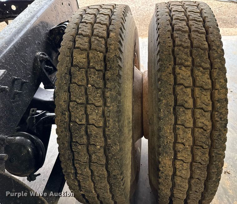 image for item EJ4627 2007 International 9400i semi truck