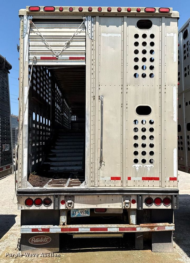 image for item EJ4688 2005 Merritt  livestock trailer