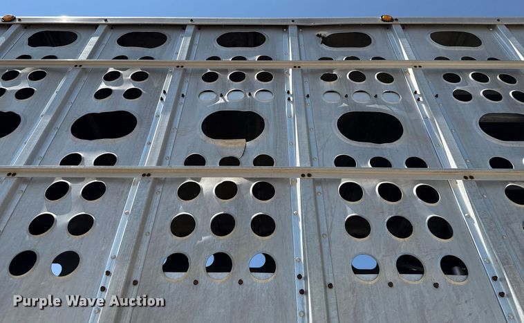 image for item EJ4688 2005 Merritt  livestock trailer