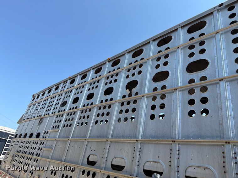 image for item EJ4688 2005 Merritt  livestock trailer