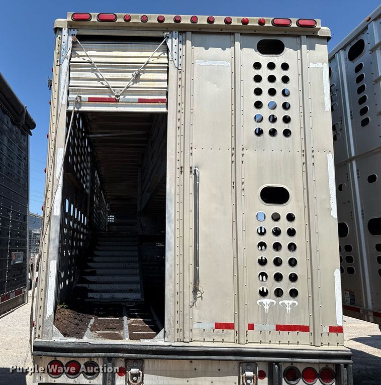 image for item EJ4688 2005 Merritt  livestock trailer