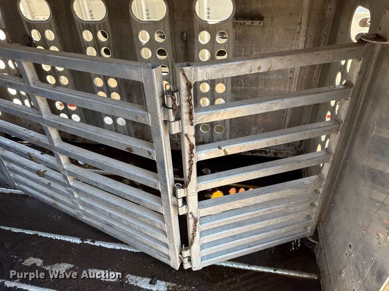 image for item EJ4688 2005 Merritt  livestock trailer