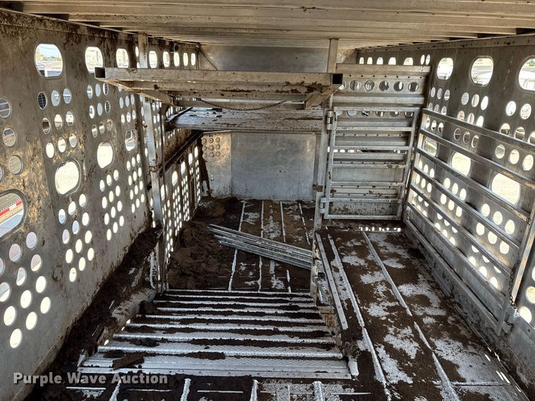 image for item EJ4688 2005 Merritt  livestock trailer