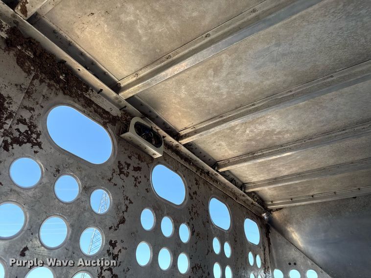 image for item EJ4688 2005 Merritt  livestock trailer