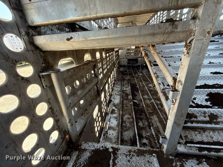 image for item EJ4688 2005 Merritt  livestock trailer