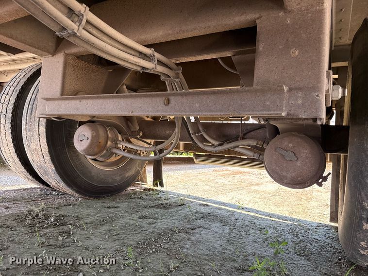 image for item EJ4688 2005 Merritt  livestock trailer