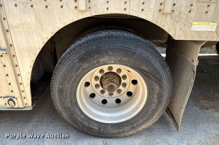 image for item EJ4688 2005 Merritt  livestock trailer