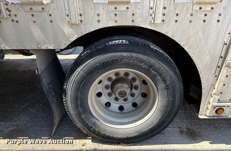 image for item EJ4688 2005 Merritt  livestock trailer