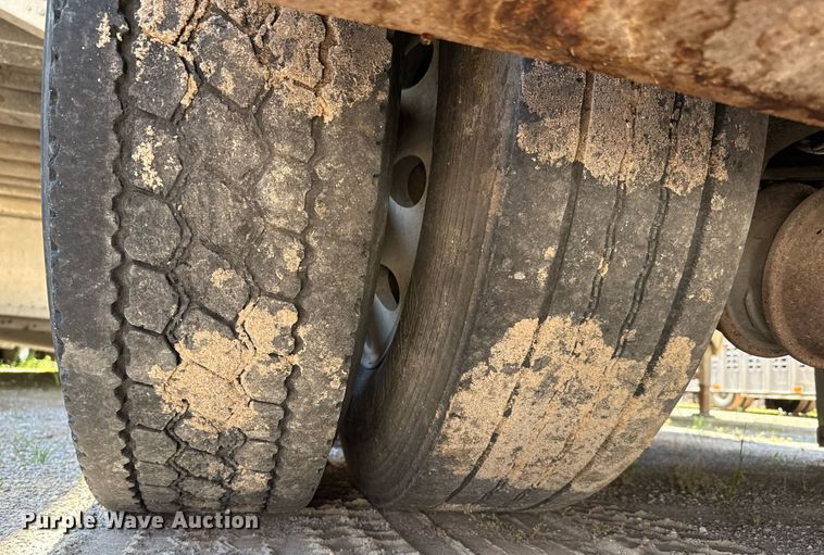 image for item EJ4688 2005 Merritt  livestock trailer