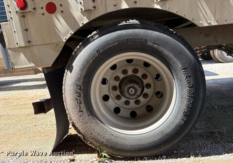 image for item EJ4688 2005 Merritt  livestock trailer