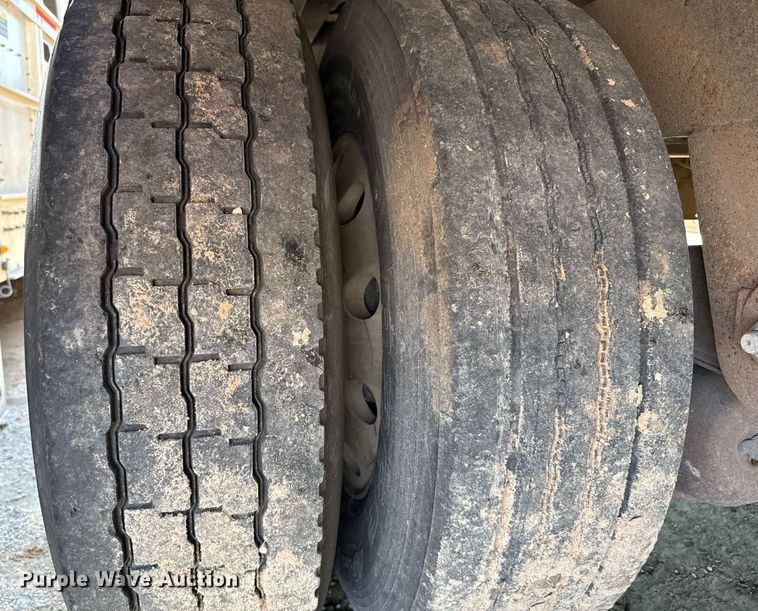 image for item EJ4688 2005 Merritt  livestock trailer